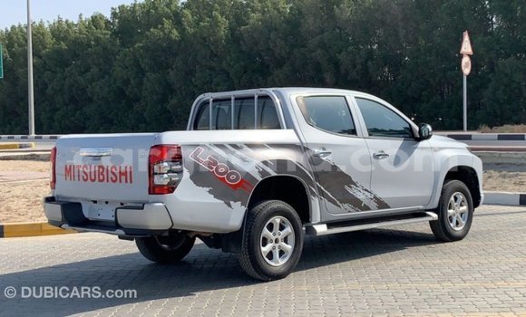Sayi Imported Mitsubishi L200 White Mota in Import - Dubai a Ashanti Sayi Imported Mitsubishi L200 White Mota in Import - Dubai a Ashanti