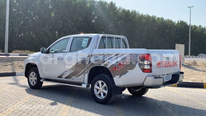 Big with watermark mitsubishi l200 ashanti import dubai 37876