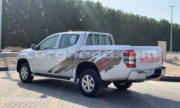 Sayi Imported Mitsubishi L200 White Mota in Import - Dubai a Ashanti Sayi Imported Mitsubishi L200 White Mota in Import - Dubai a Ashanti