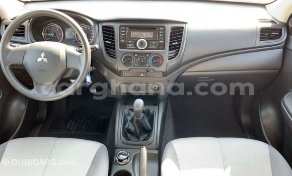 Sayi Imported Mitsubishi L200 White Mota in Import - Dubai a Ashanti Sayi Imported Mitsubishi L200 White Mota in Import - Dubai a Ashanti