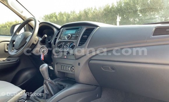 Sayi Imported Mitsubishi L200 White Mota in Import - Dubai a Ashanti Sayi Imported Mitsubishi L200 White Mota in Import - Dubai a Ashanti