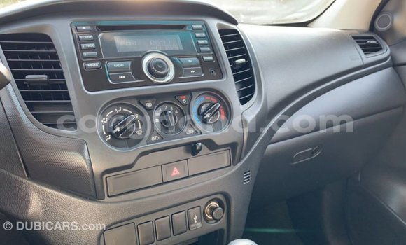 Sayi Imported Mitsubishi L200 White Mota in Import - Dubai a Ashanti Sayi Imported Mitsubishi L200 White Mota in Import - Dubai a Ashanti