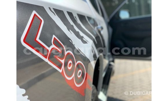 Sayi Imported Mitsubishi L200 White Mota in Import - Dubai a Ashanti Sayi Imported Mitsubishi L200 White Mota in Import - Dubai a Ashanti