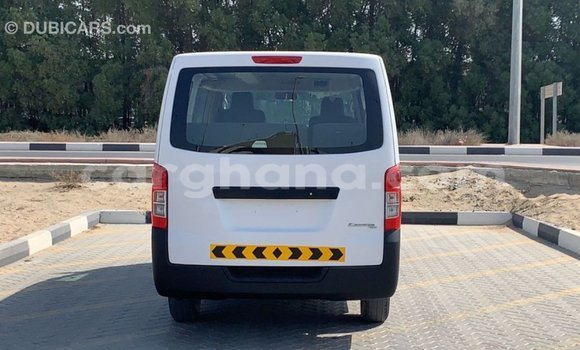Ra Imported Mitsubishi Fuso funfun Ọkọ̀ akẹ́rù ńlá in Import - Dubai ni Ashanti Ra Imported Mitsubishi Fuso funfun Ọkọ̀ akẹ́rù ńlá in Import - Dubai ni Ashanti