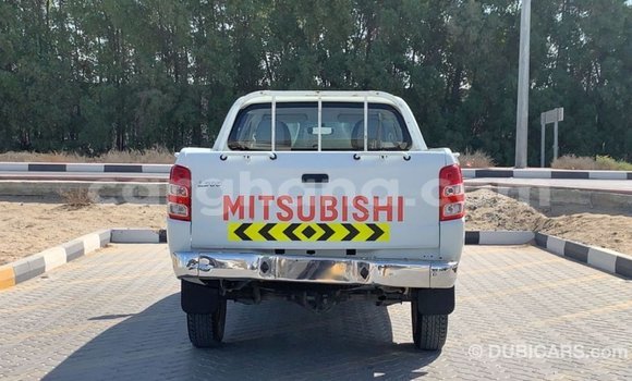 Buy Import Mitsubishi L200 White Car in Import - Dubai in Ashanti Buy Import Mitsubishi L200 White Car in Import - Dubai in Ashanti