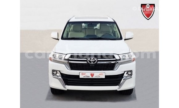Ra Imported Toyota Land Cruiser funfun Ọkọ̀ in Import - Dubai ni Ashanti Ra Imported Toyota Land Cruiser funfun Ọkọ̀ in Import - Dubai ni Ashanti