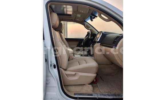 Ra Imported Toyota Land Cruiser funfun Ọkọ̀ in Import - Dubai ni Ashanti Ra Imported Toyota Land Cruiser funfun Ọkọ̀ in Import - Dubai ni Ashanti