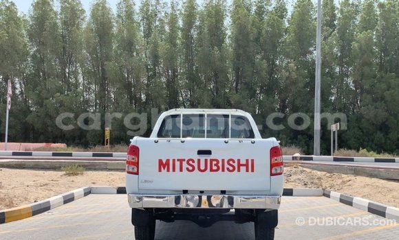 Sayi Imported Mitsubishi L200 White Mota in Import - Dubai a Ashanti Sayi Imported Mitsubishi L200 White Mota in Import - Dubai a Ashanti
