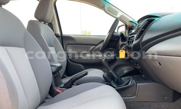 Sayi Imported Mitsubishi L200 White Mota in Import - Dubai a Ashanti Sayi Imported Mitsubishi L200 White Mota in Import - Dubai a Ashanti