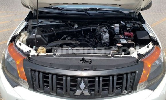 Sayi Imported Mitsubishi L200 White Mota in Import - Dubai a Ashanti Sayi Imported Mitsubishi L200 White Mota in Import - Dubai a Ashanti