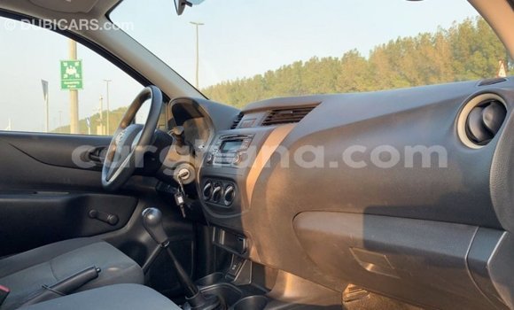 Buy Import Nissan Navara White Car in Import - Dubai in Ashanti Buy Import Nissan Navara White Car in Import - Dubai in Ashanti
