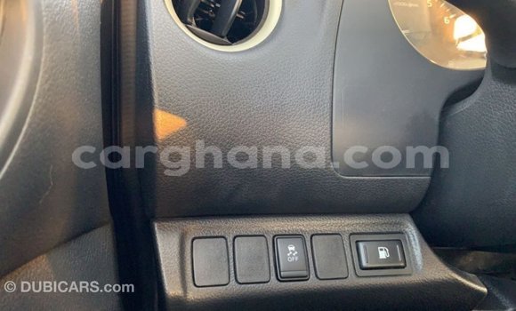 Buy Import Nissan Navara White Car in Import - Dubai in Ashanti Buy Import Nissan Navara White Car in Import - Dubai in Ashanti