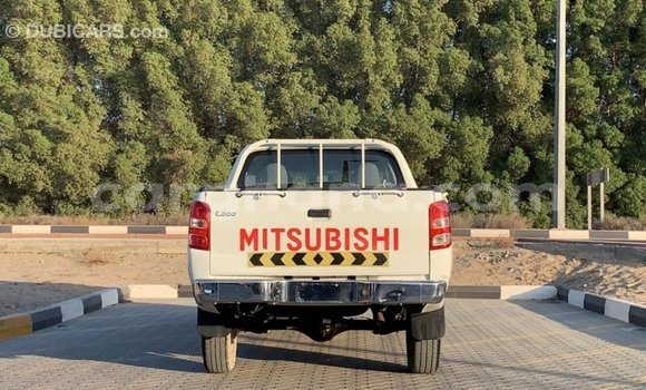 Ra Imported Mitsubishi L200 funfun Ọkọ̀ in Import - Dubai ni Ashanti Ra Imported Mitsubishi L200 funfun Ọkọ̀ in Import - Dubai ni Ashanti
