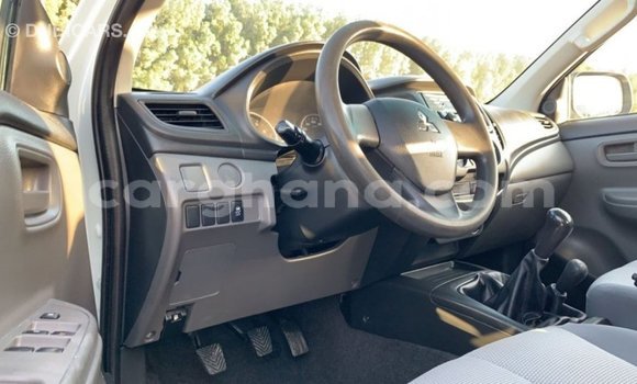 Ra Imported Mitsubishi L200 funfun Ọkọ̀ in Import - Dubai ni Ashanti Ra Imported Mitsubishi L200 funfun Ọkọ̀ in Import - Dubai ni Ashanti