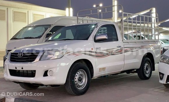 Buy Import Toyota Hilux White Car in Import - Dubai in Ashanti Buy Import Toyota Hilux White Car in Import - Dubai in Ashanti
