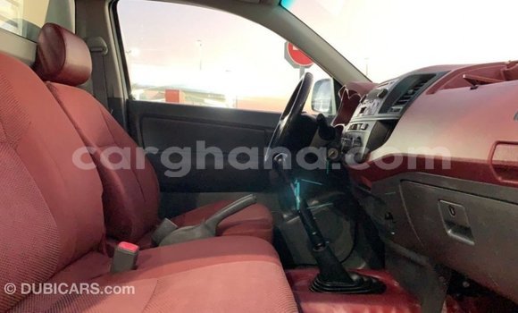 Buy Import Toyota Hilux White Car in Import - Dubai in Ashanti Buy Import Toyota Hilux White Car in Import - Dubai in Ashanti
