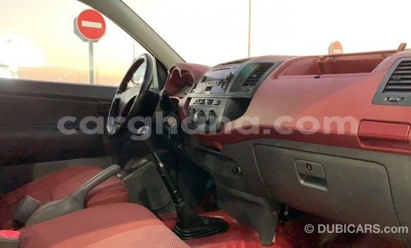 Buy Import Toyota Hilux White Car in Import - Dubai in Ashanti Buy Import Toyota Hilux White Car in Import - Dubai in Ashanti