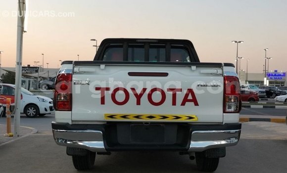 Buy Import Toyota Hilux White Car in Import - Dubai in Ashanti Buy Import Toyota Hilux White Car in Import - Dubai in Ashanti