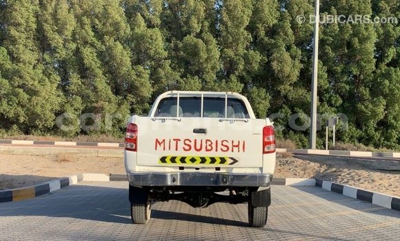 Ra Imported Mitsubishi L200 funfun Ọkọ̀ in Import - Dubai ni Ashanti Ra Imported Mitsubishi L200 funfun Ọkọ̀ in Import - Dubai ni Ashanti