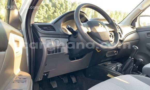 Ra Imported Mitsubishi L200 funfun Ọkọ̀ in Import - Dubai ni Ashanti Ra Imported Mitsubishi L200 funfun Ọkọ̀ in Import - Dubai ni Ashanti