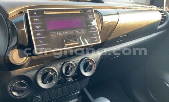Ra Imported Toyota Hilux funfun Ọkọ̀ in Import - Dubai ni Ashanti Ra Imported Toyota Hilux funfun Ọkọ̀ in Import - Dubai ni Ashanti
