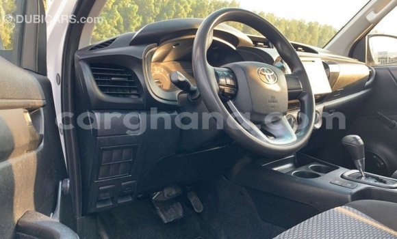 Ra Imported Toyota Hilux funfun Ọkọ̀ in Import - Dubai ni Ashanti Ra Imported Toyota Hilux funfun Ọkọ̀ in Import - Dubai ni Ashanti
