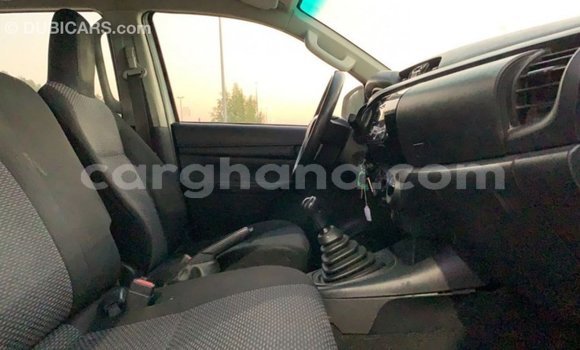 Ra Imported Toyota Hilux funfun Ọkọ̀ in Import - Dubai ni Ashanti Ra Imported Toyota Hilux funfun Ọkọ̀ in Import - Dubai ni Ashanti