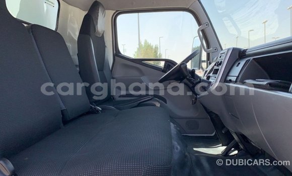 Buy Import Mitsubishi Carisma White Car in Import - Dubai in Ashanti Buy Import Mitsubishi Carisma White Car in Import - Dubai in Ashanti