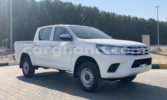 Ra Imported Toyota Hilux funfun Ọkọ̀ in Import - Dubai ni Ashanti Ra Imported Toyota Hilux funfun Ọkọ̀ in Import - Dubai ni Ashanti