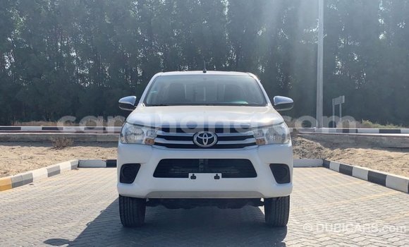 Ra Imported Toyota Hilux funfun Ọkọ̀ in Import - Dubai ni Ashanti Ra Imported Toyota Hilux funfun Ọkọ̀ in Import - Dubai ni Ashanti