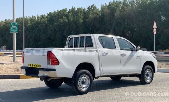 Ra Imported Toyota Hilux funfun Ọkọ̀ in Import - Dubai ni Ashanti Ra Imported Toyota Hilux funfun Ọkọ̀ in Import - Dubai ni Ashanti