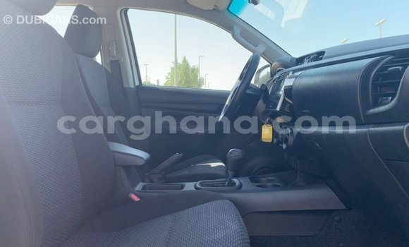 Ra Imported Toyota Hilux funfun Ọkọ̀ in Import - Dubai ni Ashanti Ra Imported Toyota Hilux funfun Ọkọ̀ in Import - Dubai ni Ashanti