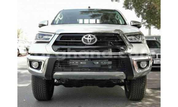 Sayi Imported Toyota Hilux White Mota in Import - Dubai a Ashanti Sayi Imported Toyota Hilux White Mota in Import - Dubai a Ashanti