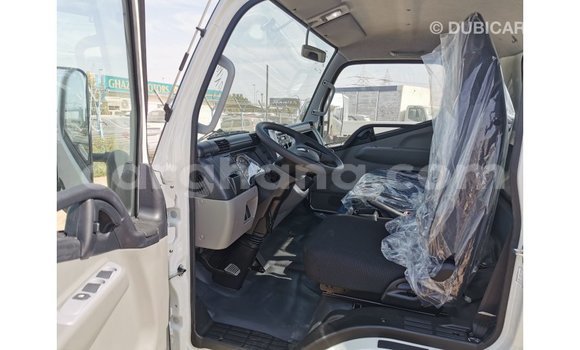 Buy Import Mitsubishi Fuso White Truck in Import - Dubai in Ashanti Buy Import Mitsubishi Fuso White Truck in Import - Dubai in Ashanti