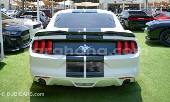 Ra Imported Ford Mustang funfun Ọkọ̀ in Import - Dubai ni Ashanti Ra Imported Ford Mustang funfun Ọkọ̀ in Import - Dubai ni Ashanti