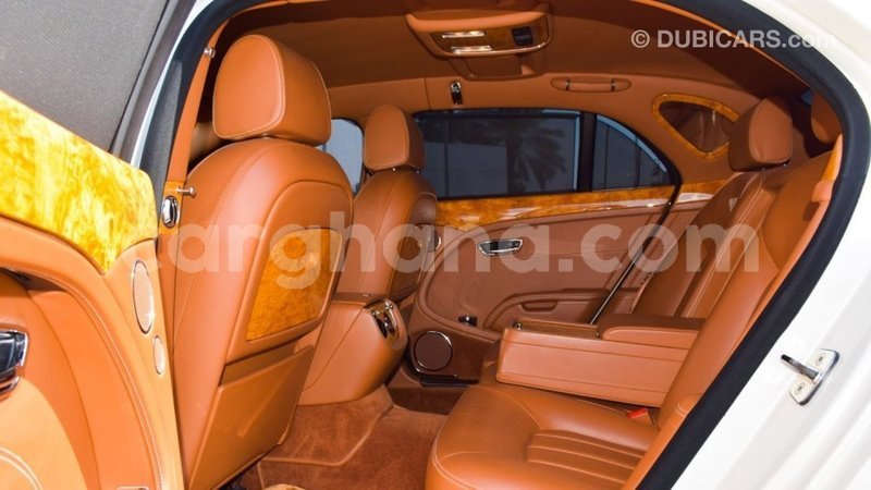 Big with watermark bentley mulsanne ashanti import dubai 37943