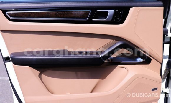 Ra Imported Porsche Cayenne funfun Ọkọ̀ in Import - Dubai ni Ashanti Ra Imported Porsche Cayenne funfun Ọkọ̀ in Import - Dubai ni Ashanti