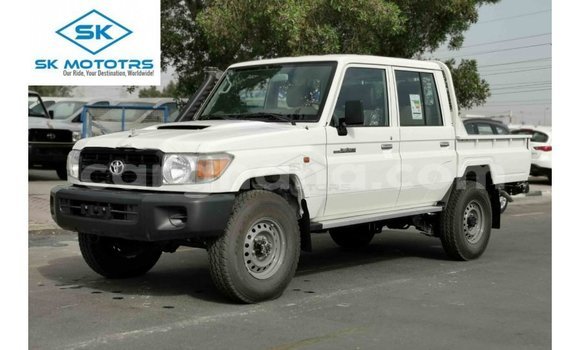 Buy Import Toyota Land Cruiser White Car in Import - Dubai in Ashanti Buy Import Toyota Land Cruiser White Car in Import - Dubai in Ashanti