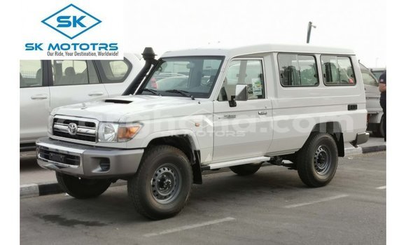 Buy Import Toyota Land Cruiser White Car in Import - Dubai in Ashanti Buy Import Toyota Land Cruiser White Car in Import - Dubai in Ashanti