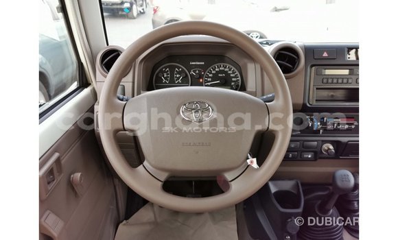 Buy Import Toyota Land Cruiser White Car in Import - Dubai in Ashanti Buy Import Toyota Land Cruiser White Car in Import - Dubai in Ashanti