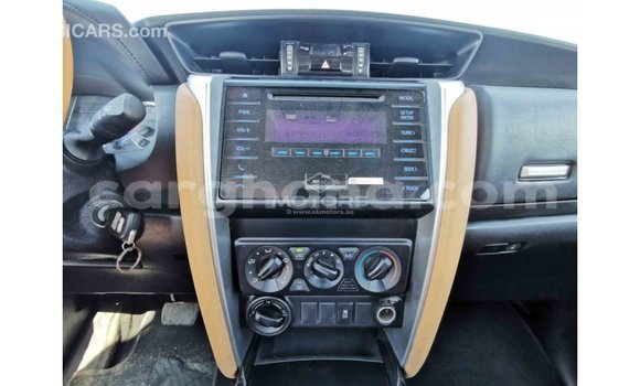 Sayi Imported Toyota Fortuner White Mota in Import - Dubai a Ashanti Sayi Imported Toyota Fortuner White Mota in Import - Dubai a Ashanti