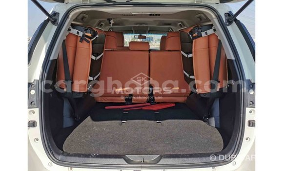 Sayi Imported Toyota Fortuner White Mota in Import - Dubai a Ashanti Sayi Imported Toyota Fortuner White Mota in Import - Dubai a Ashanti