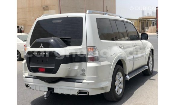 Sayi Imported Mitsubishi Pajero White Mota in Import - Dubai a Ashanti Sayi Imported Mitsubishi Pajero White Mota in Import - Dubai a Ashanti
