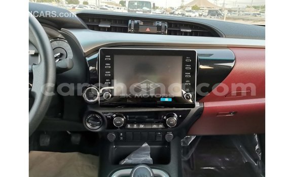 Ra Imported Toyota Hilux funfun Ọkọ̀ in Import - Dubai ni Ashanti Ra Imported Toyota Hilux funfun Ọkọ̀ in Import - Dubai ni Ashanti