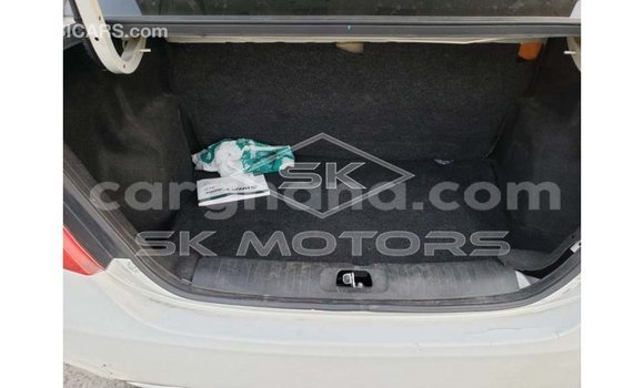Ra Imported Suzuki Swift funfun Ọkọ̀ in Import - Dubai ni Ashanti Ra Imported Suzuki Swift funfun Ọkọ̀ in Import - Dubai ni Ashanti