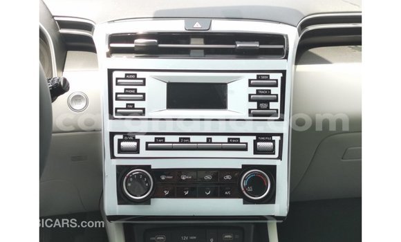 Buy Import Hyundai Tucson White Car in Import - Dubai in Ashanti Buy Import Hyundai Tucson White Car in Import - Dubai in Ashanti