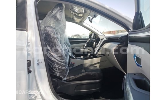 Buy Import Hyundai Tucson White Car in Import - Dubai in Ashanti Buy Import Hyundai Tucson White Car in Import - Dubai in Ashanti