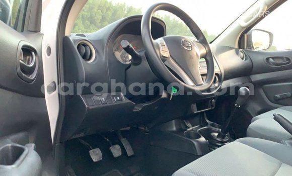 Buy Import Nissan Navara White Car in Import - Dubai in Ashanti Buy Import Nissan Navara White Car in Import - Dubai in Ashanti