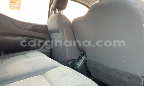 Buy Import Nissan Navara White Car in Import - Dubai in Ashanti Buy Import Nissan Navara White Car in Import - Dubai in Ashanti