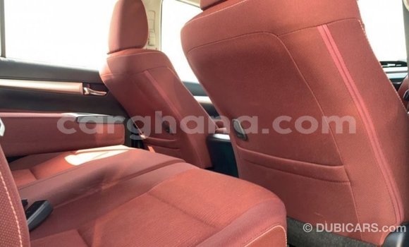Ra Imported Toyota Hilux funfun Ọkọ̀ in Import - Dubai ni Ashanti Ra Imported Toyota Hilux funfun Ọkọ̀ in Import - Dubai ni Ashanti